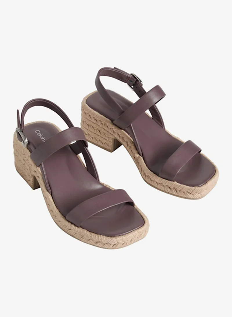 كالفن كلاين صنادل بكعب إس بادريل من الجلد بيتا